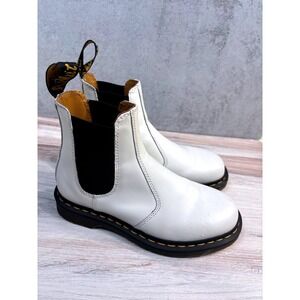 Dr. Martens 2976 YS Womens US 7‎ Platform Smooth White Leather Chelsea Boots